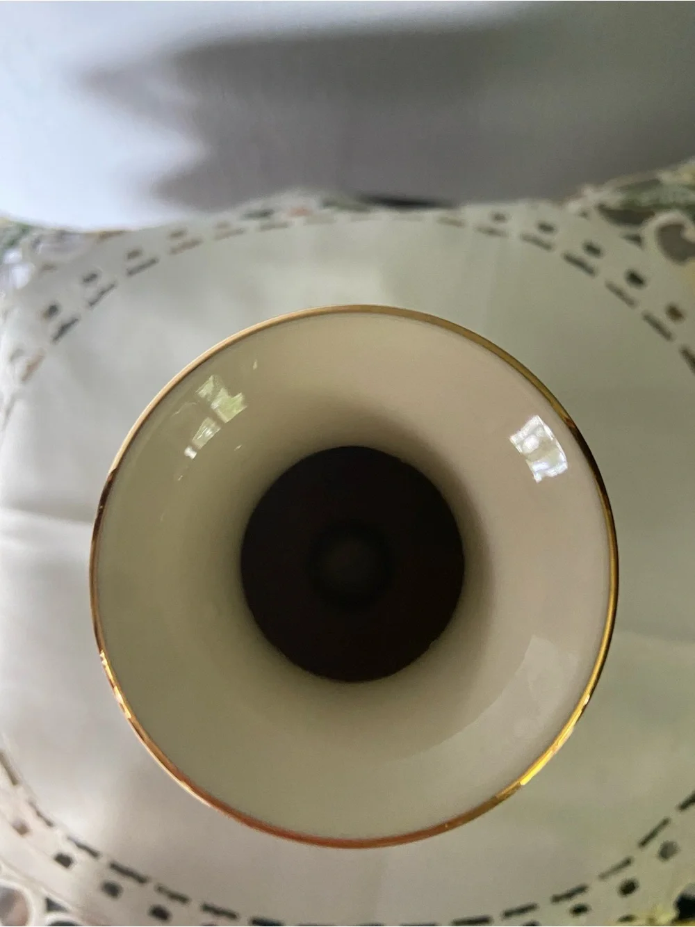 Lenox 8” limited edition 24K gold accent vase carnations and kisses 2009